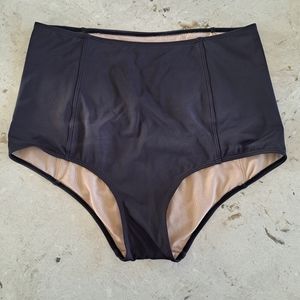 Kortni Jeane bottoms